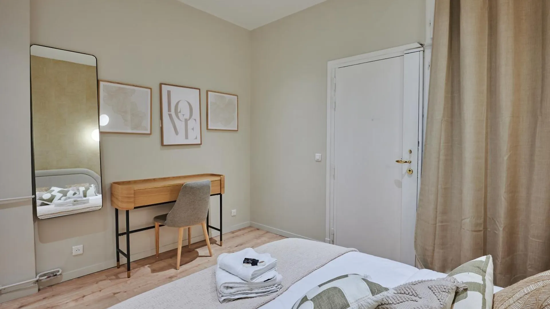 Elegant 2-Bedroom Apartment - Trocadero Párizs