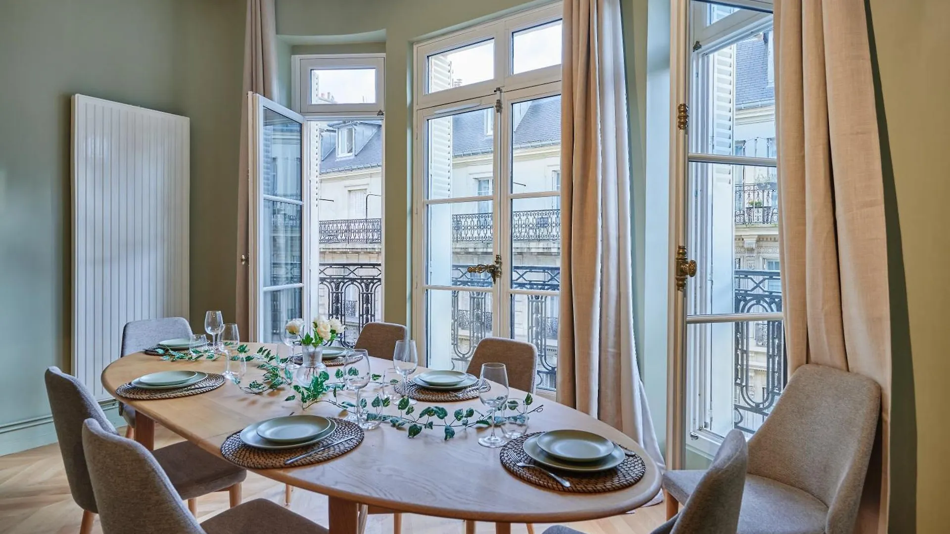 Elegant 2-Bedroom Apartment - Trocadero Paris